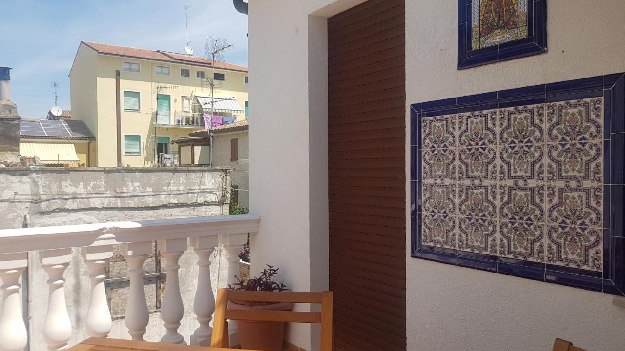 グロッタンマーレ La Casa Blanca Bed & Breakfast エクステリア 写真